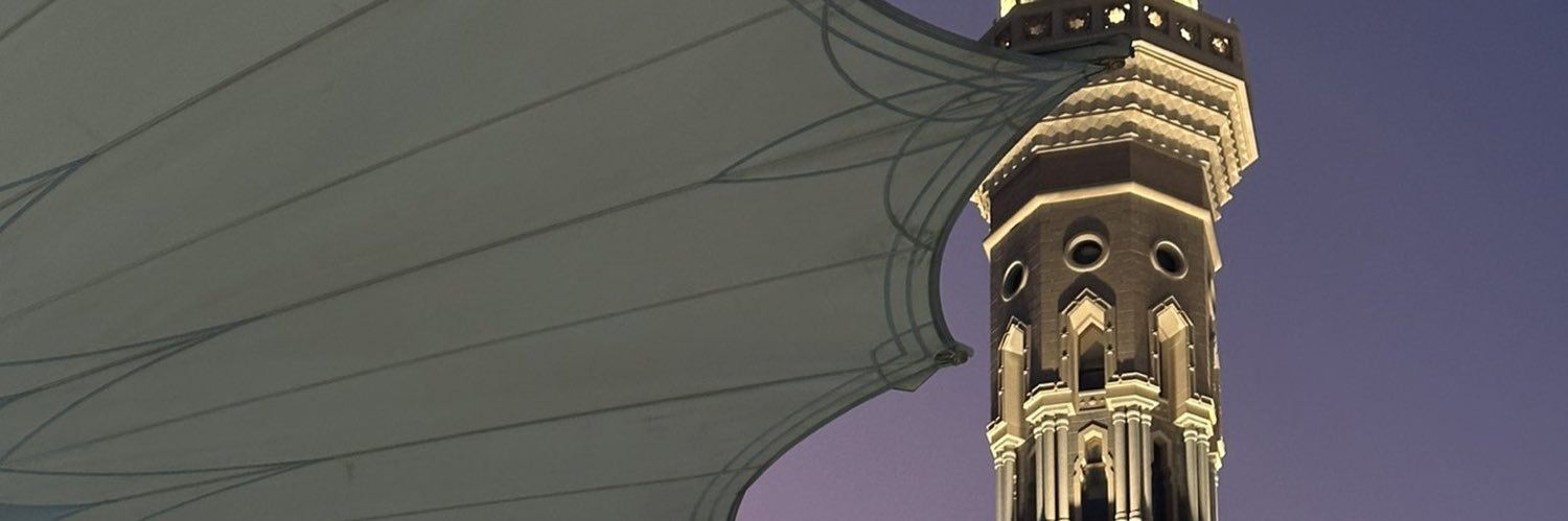 zainisha_'s profile banner image