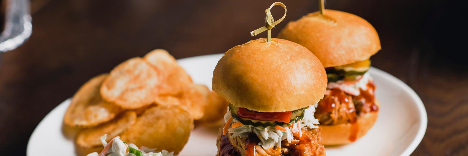 Henry's Tavern banner