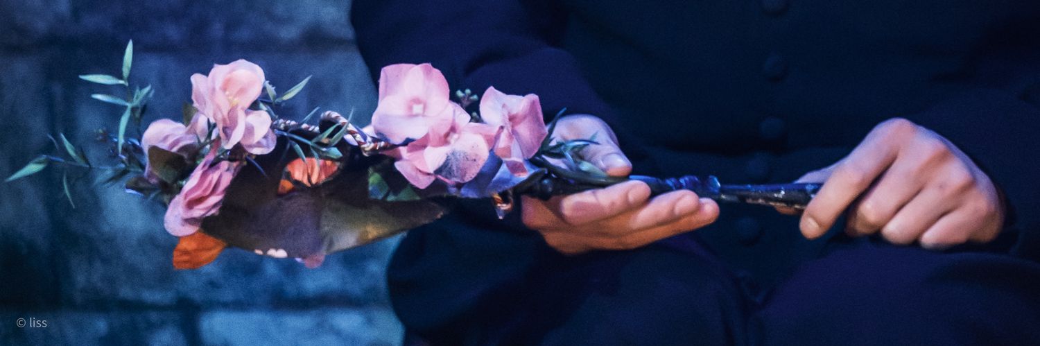 🕯리스🎗🌺 banner