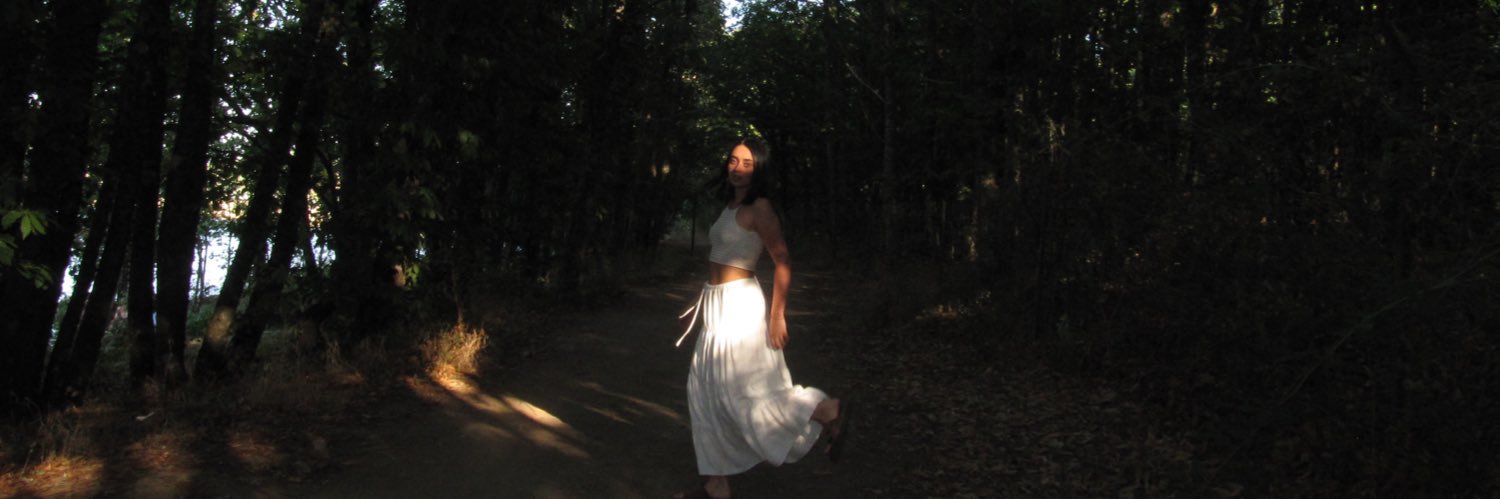 lorenaa_monge's profile banner image