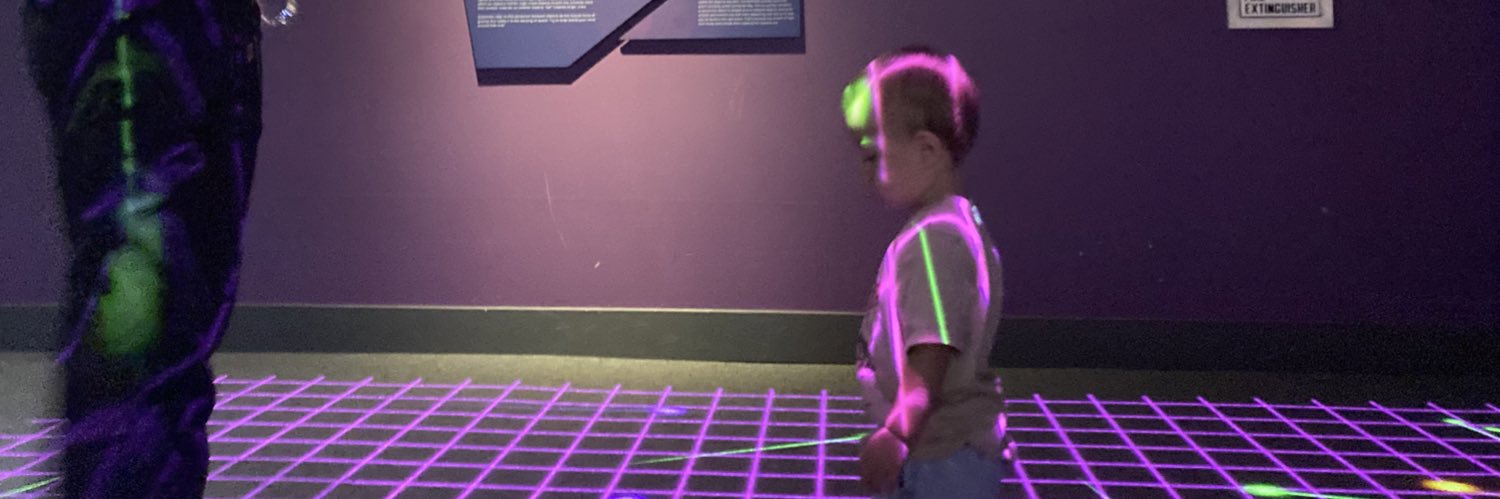 Daniel R Muenzer banner