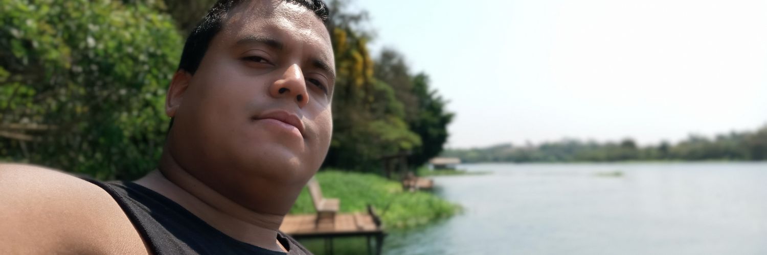 Celso Amorim de tanga banner