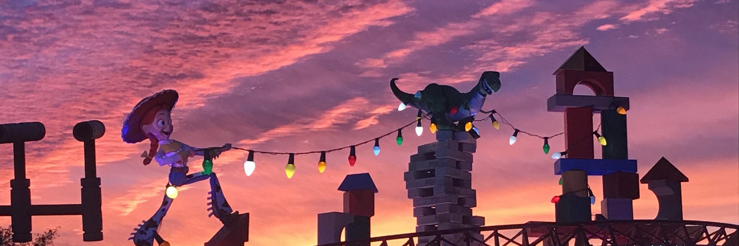 nicolerobillard's profile banner image