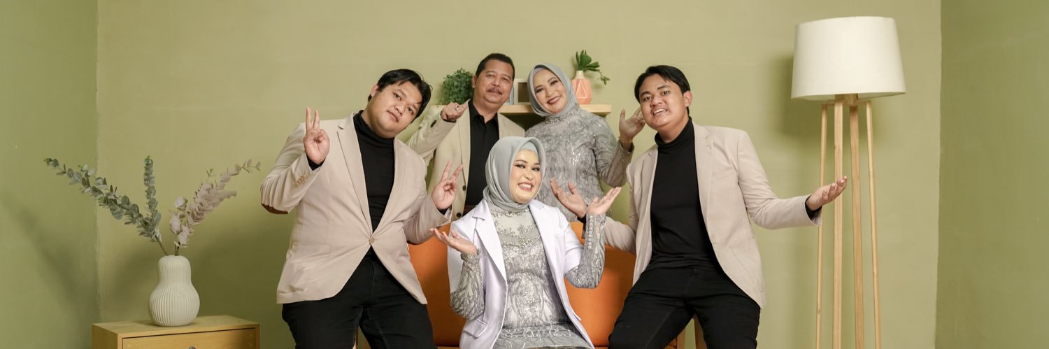 dyah_ines's profile banner image