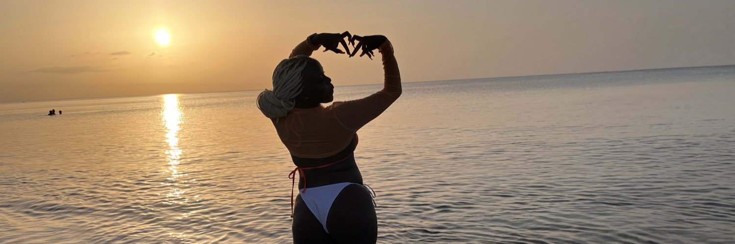 gist_elle's profile banner image