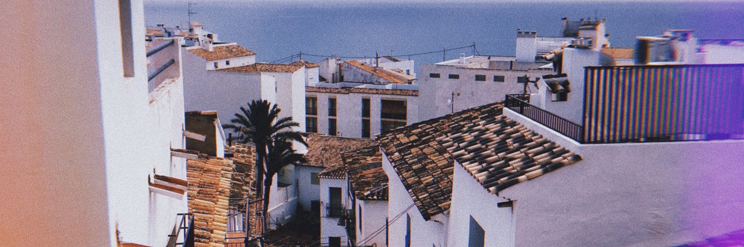 Elliee_090's profile banner image