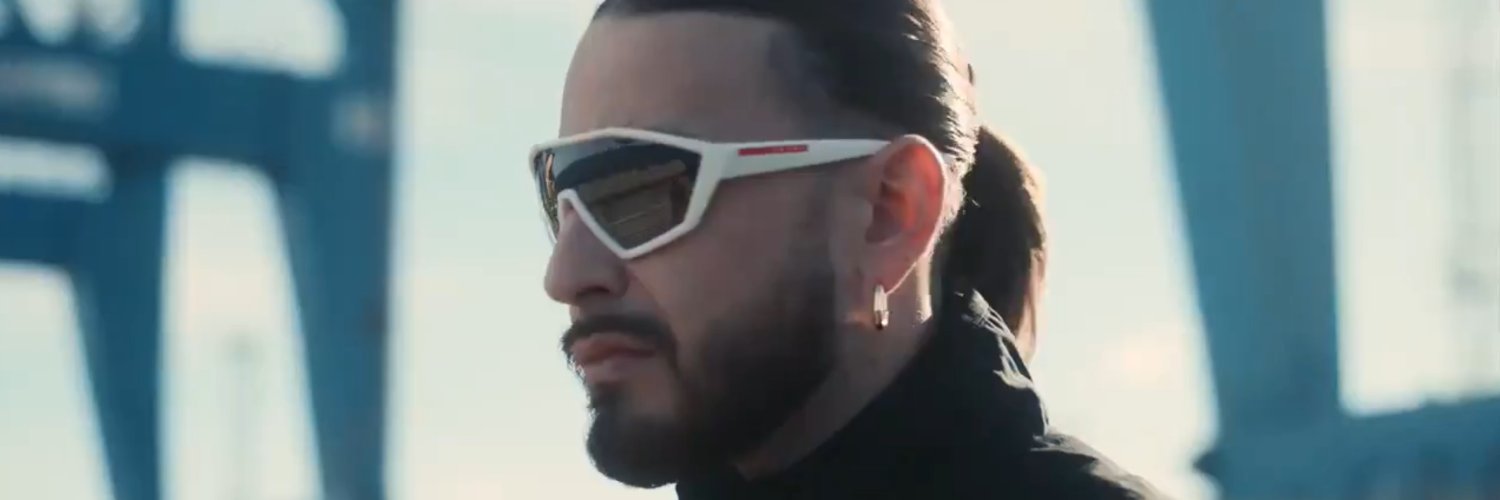 vanval28's profile banner image