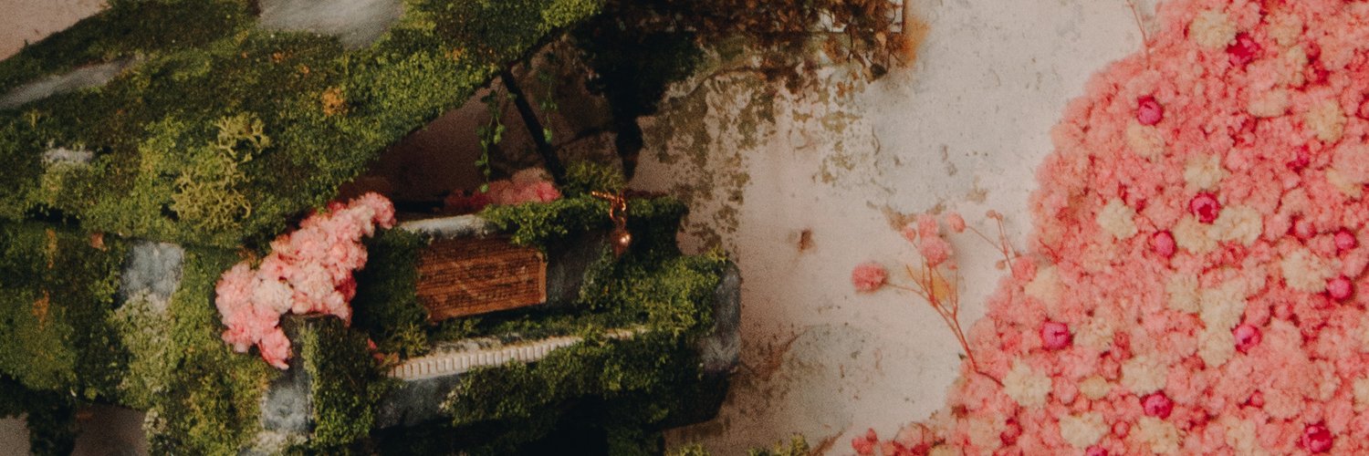 frombeewithlove's profile banner image