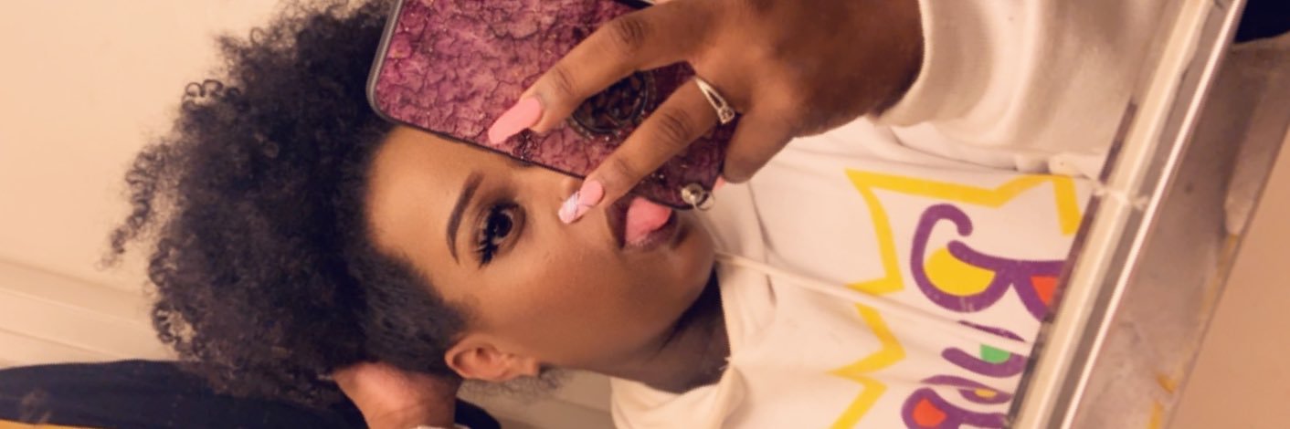 _LoveeKee's profile banner image