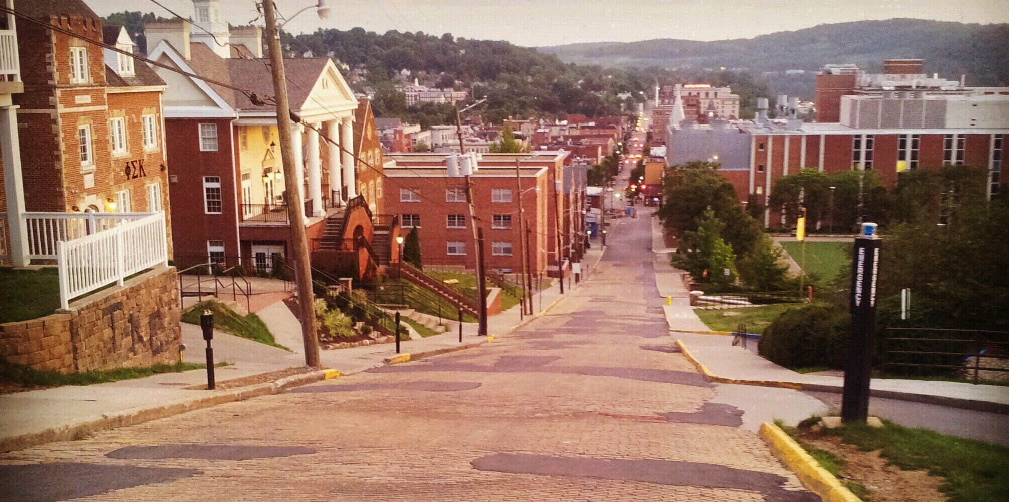 🗣️dubvLIVE.com🇺🇲➡️🌎🔊 banner