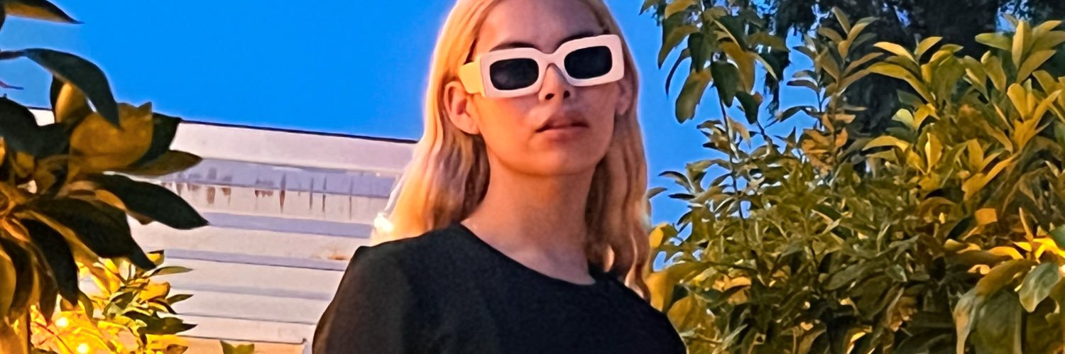 PiesDescalzos98's profile banner image