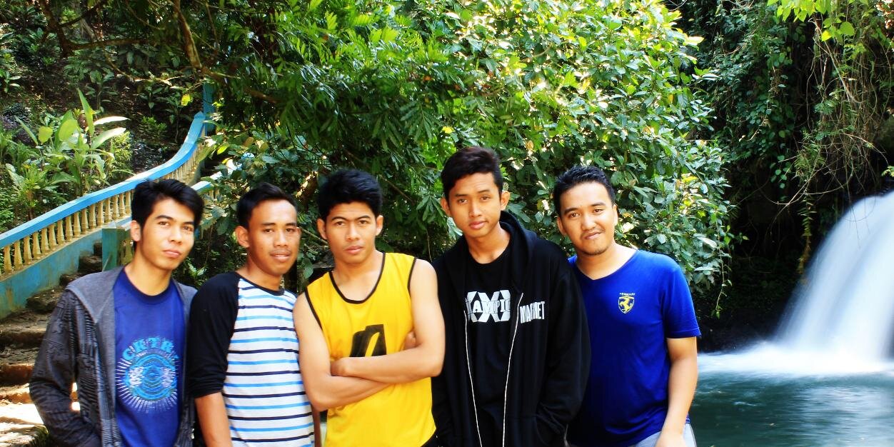 farizvis's profile banner image