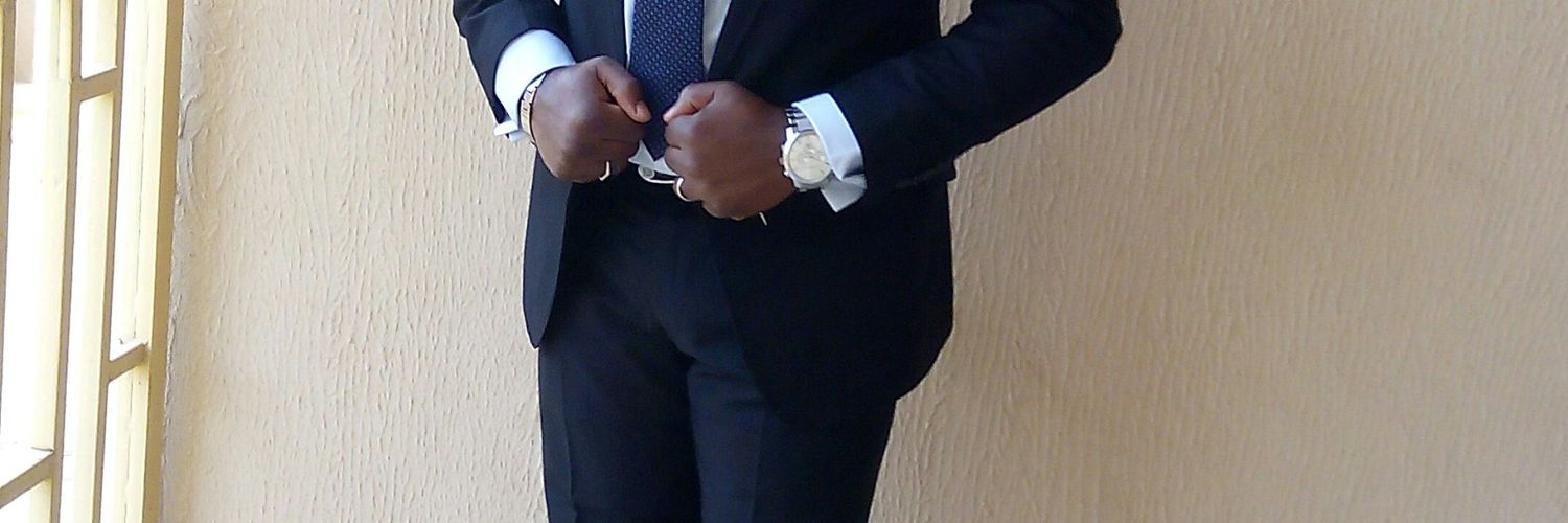 esadoyi's profile banner image