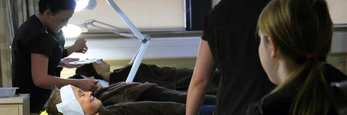 luminarysalons's profile banner image