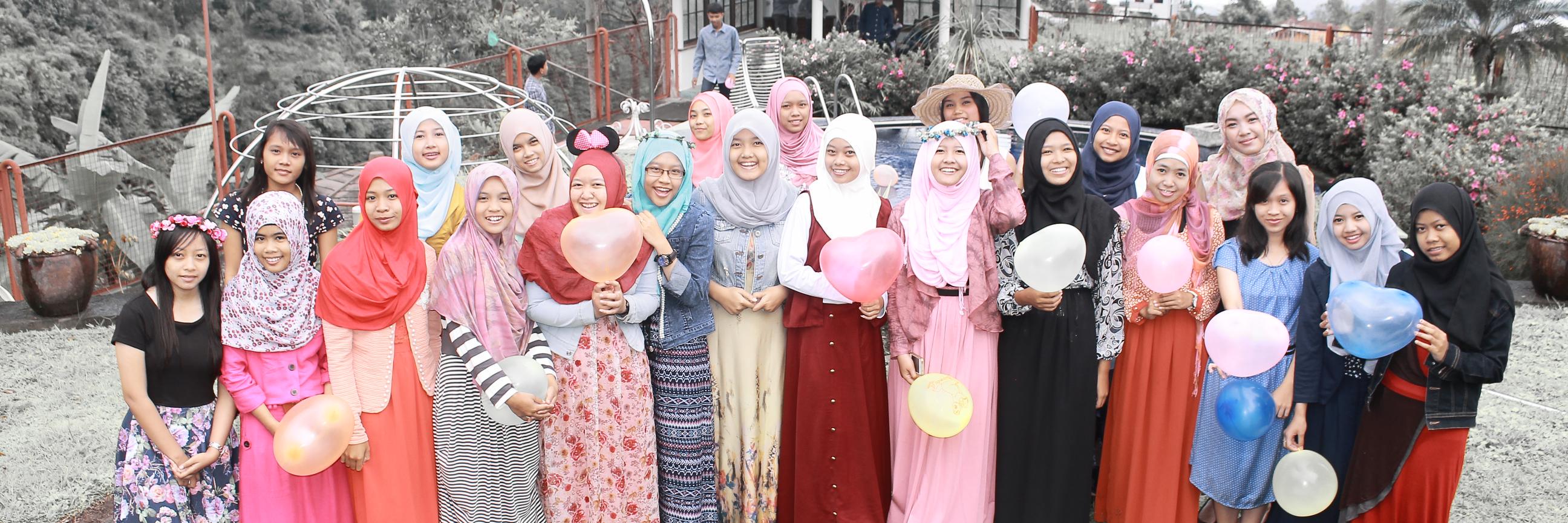 intan_riyan's profile banner image