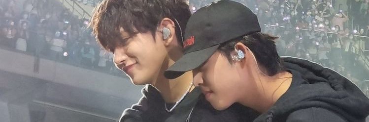 2MINUS1_7's profile banner image