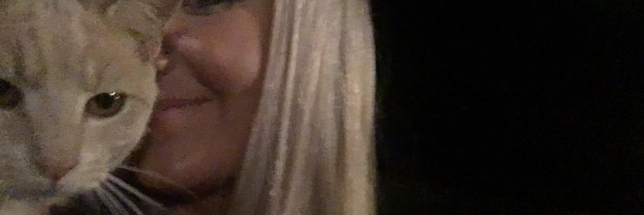 victoriaaa_'s profile banner image