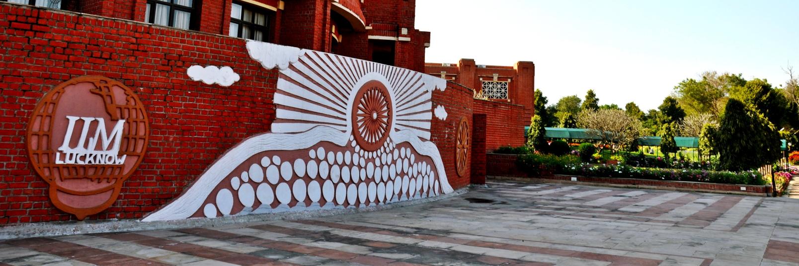 IIM Lucknow banner