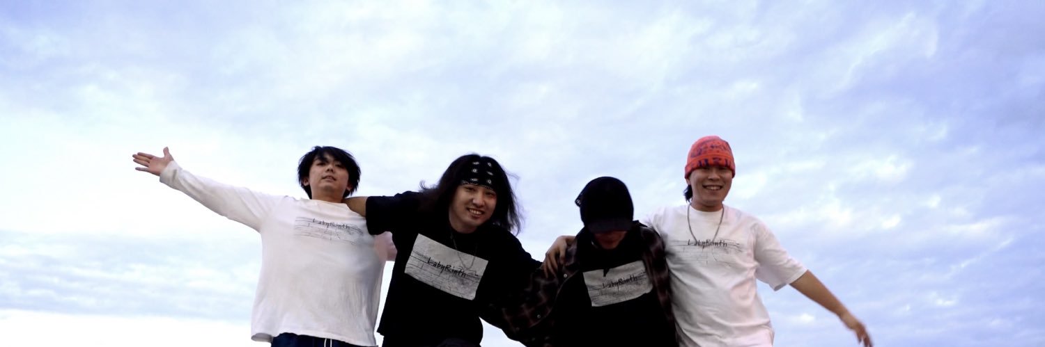 eLu0302's profile banner image