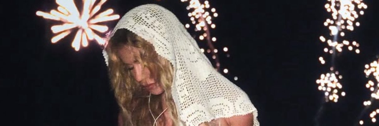 nikifluye's profile banner image