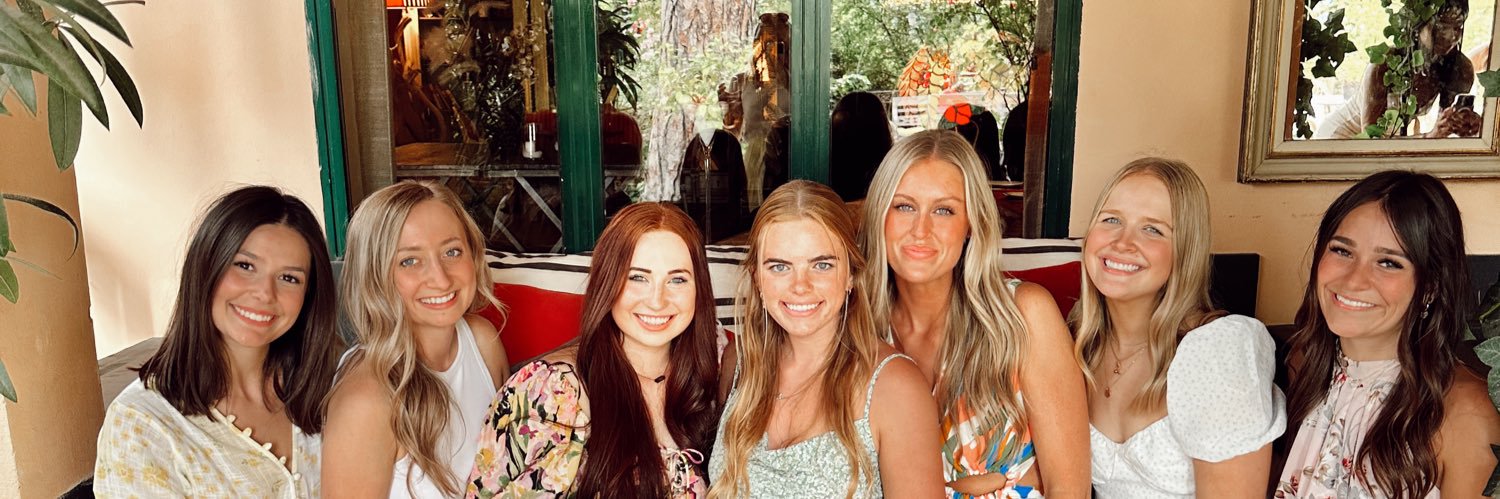 zo_bethh's profile banner image