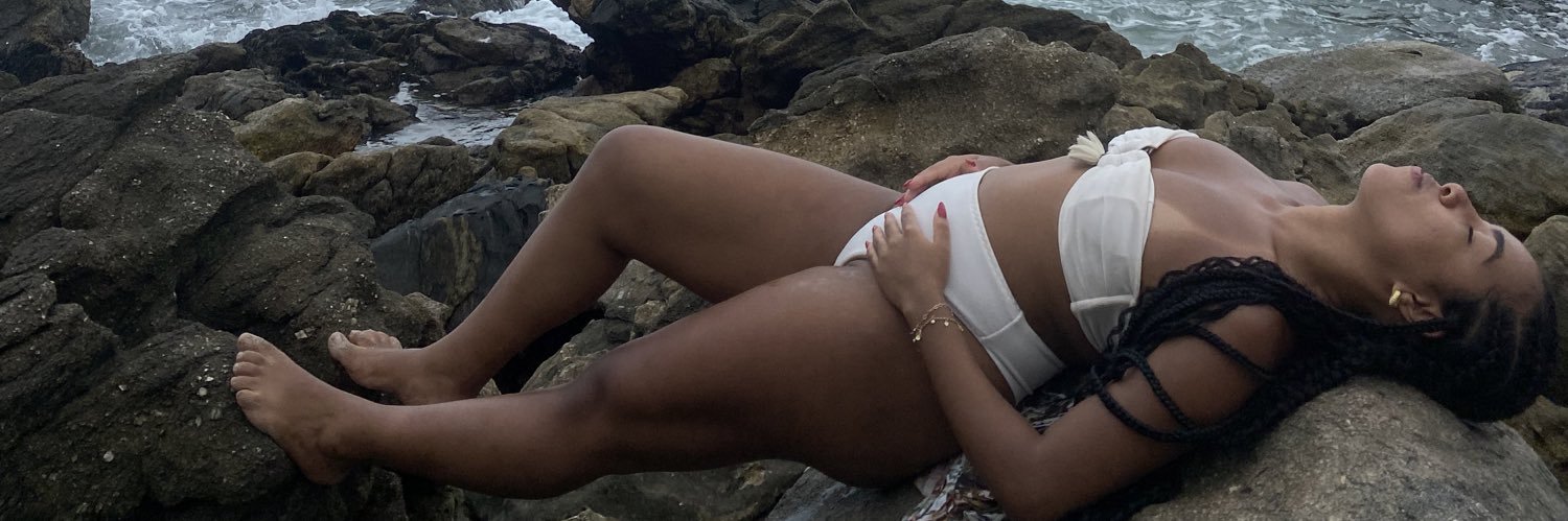 _laismonique's profile banner image