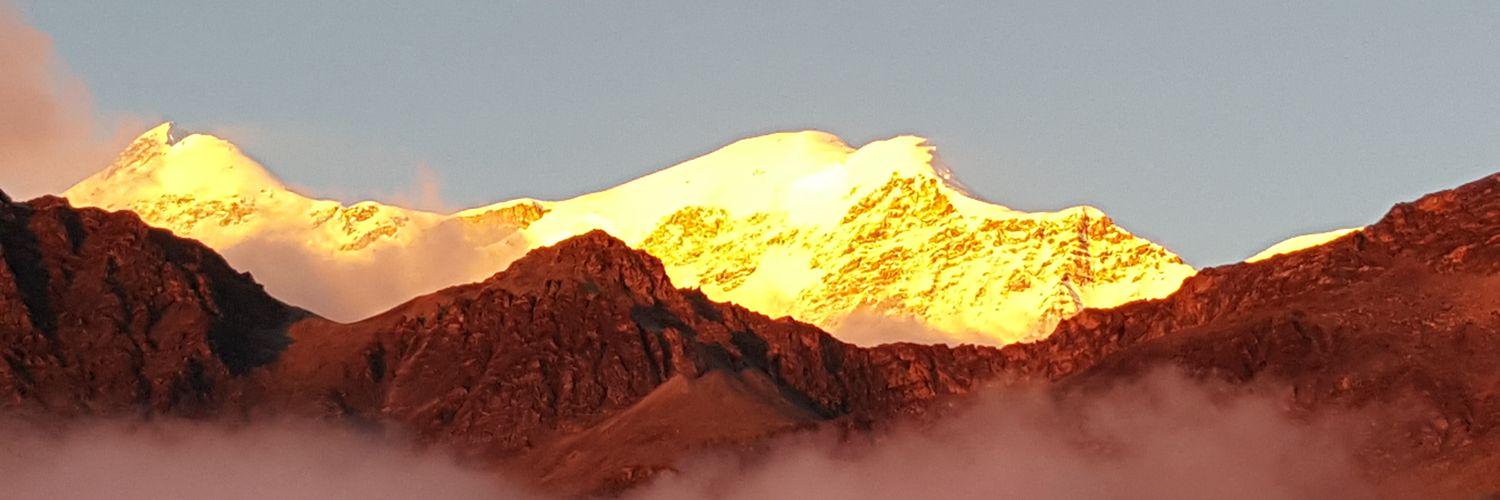 TashuTushar's profile banner image
