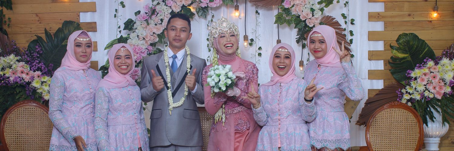 haniwidhi_'s profile banner image
