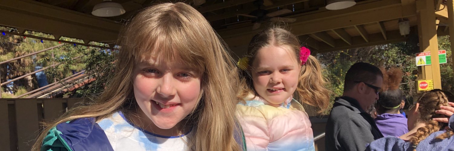 InfyChristine's profile banner image