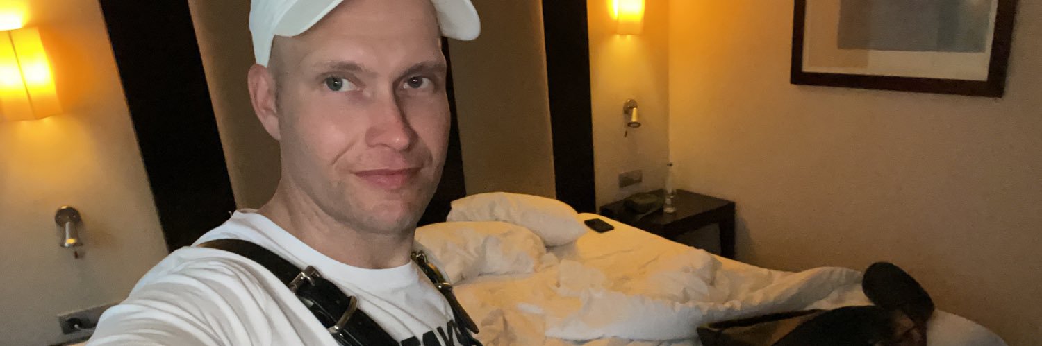 niekh82's profile banner image