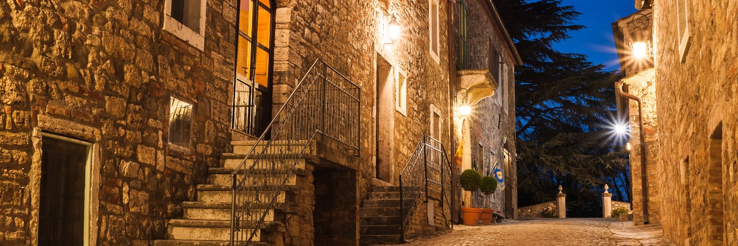 laticastelli's profile banner image