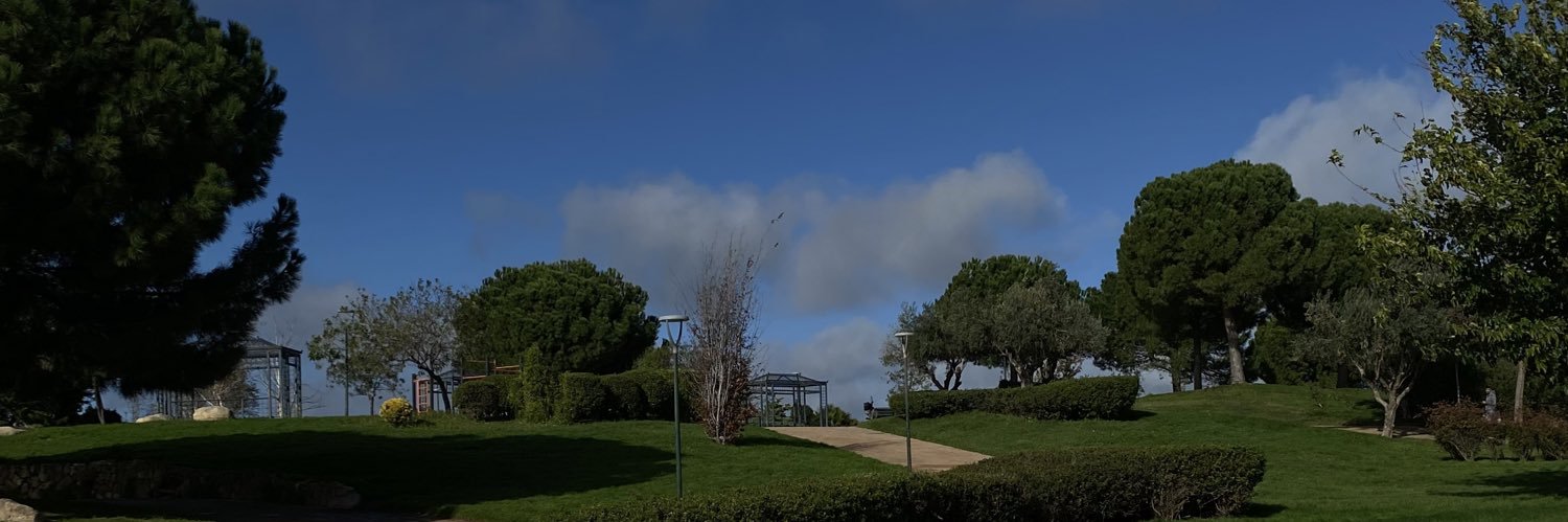 lauracorner_'s profile banner image