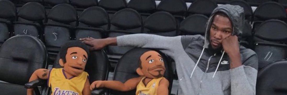 B☄️'s banner