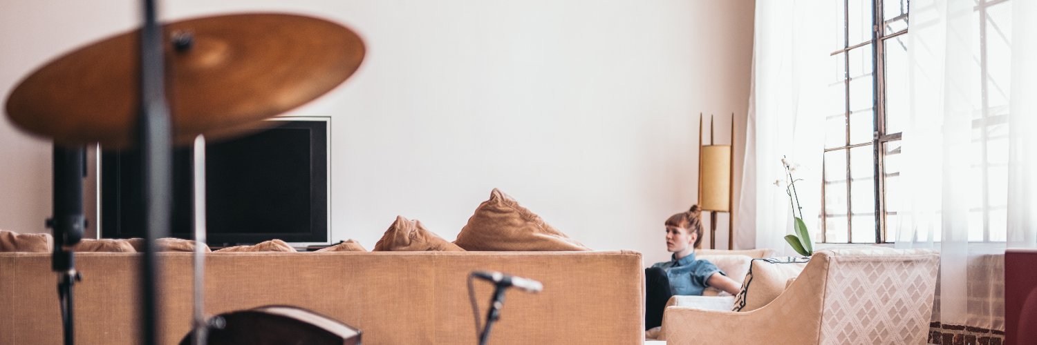 Anna Butterss banner