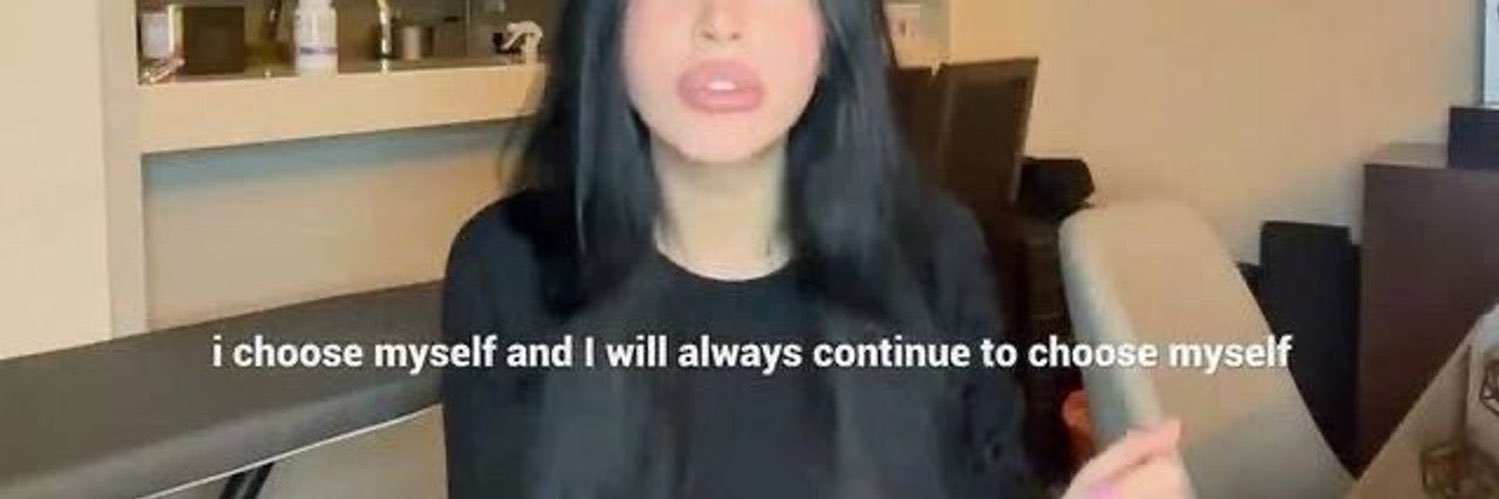 Carolinebellaaa's profile banner image