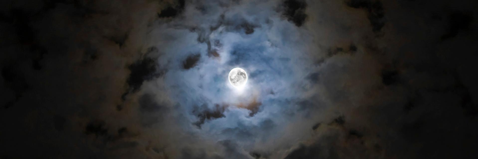 nightmoonbow's profile banner image
