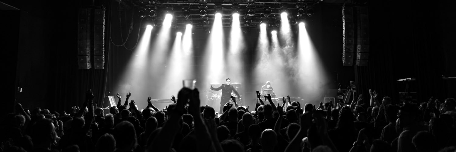 O̸MΔЯ ƉO̸O̸M banner