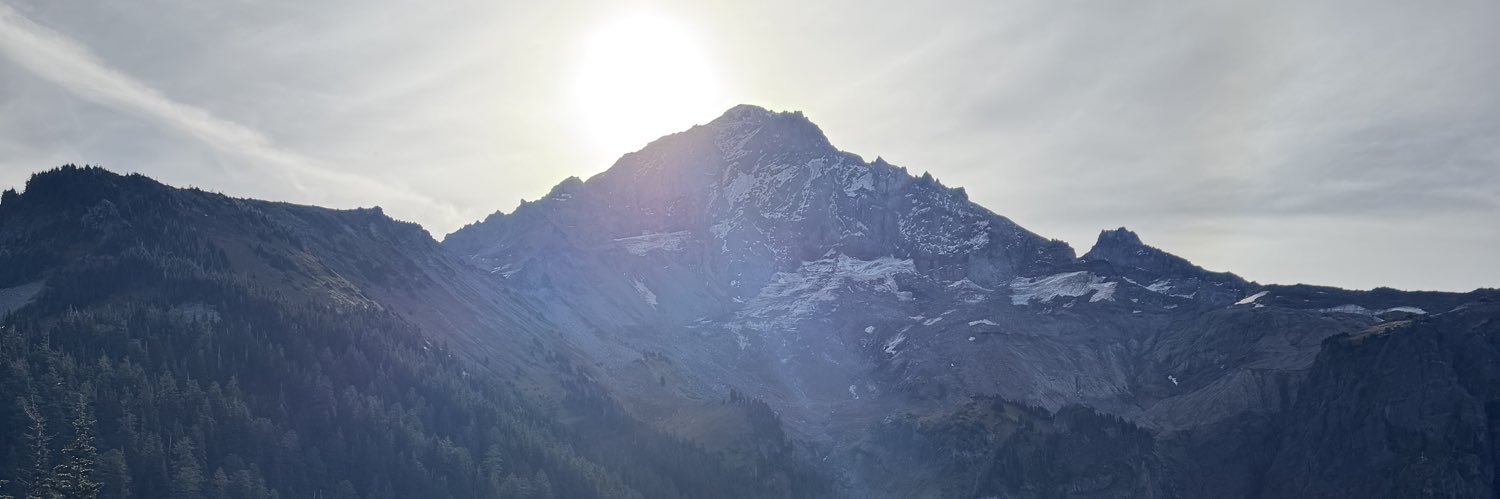 _Andrew_Mills_'s profile banner image