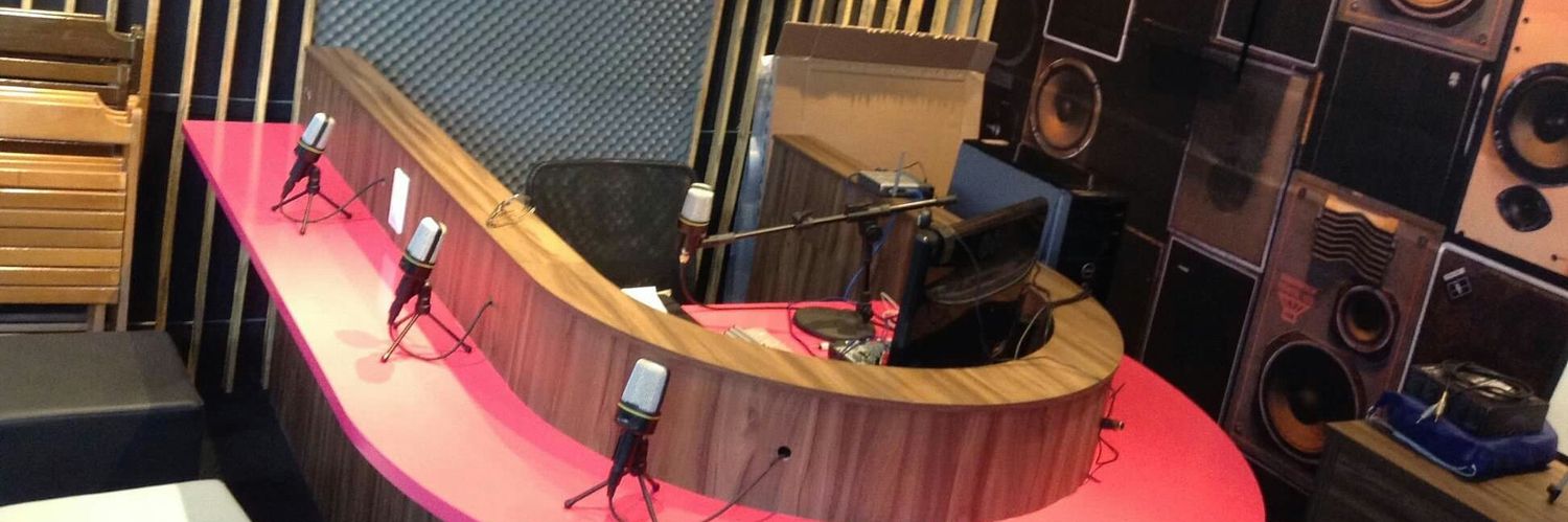 estudiovitrine's profile banner image