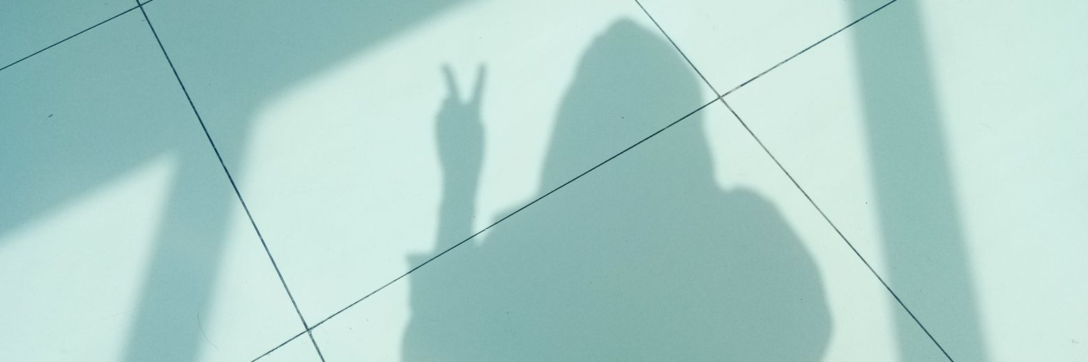 M banner