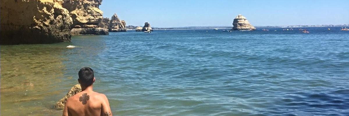 danicomes21's profile banner image