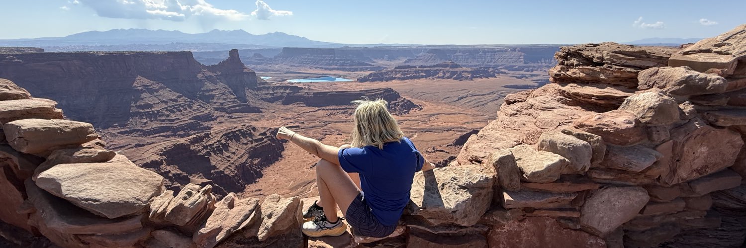 🅻🅰🆄🆁🅰🅻🅰🅽🅳 banner