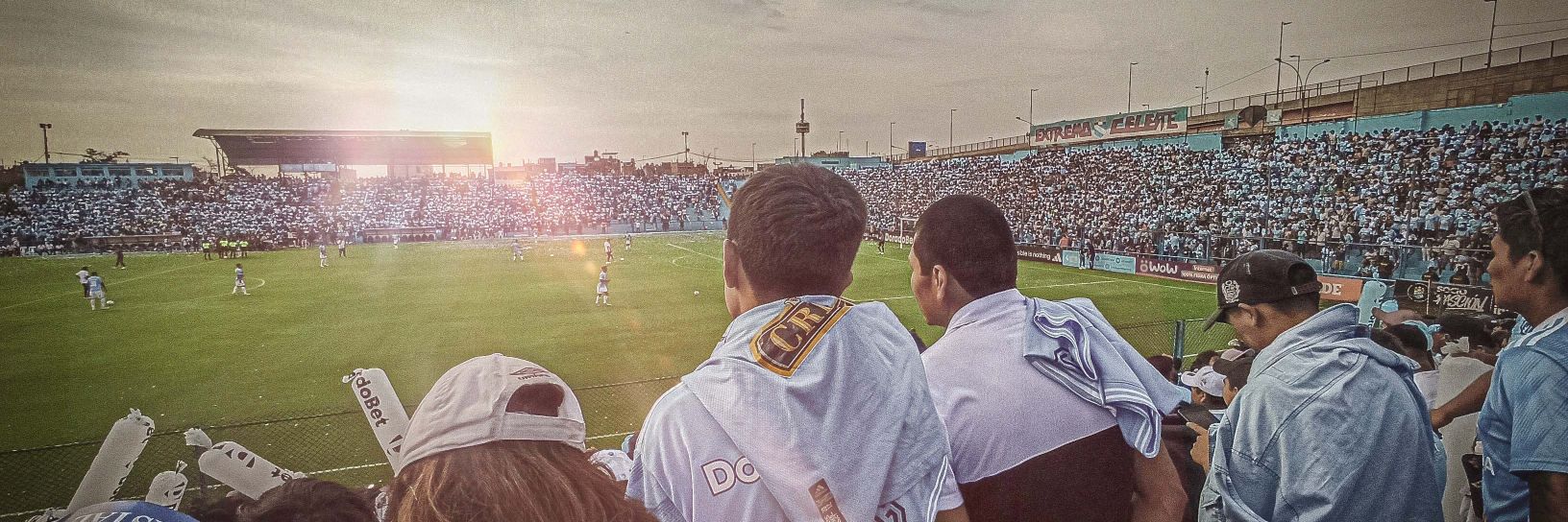 Un Peruano banner