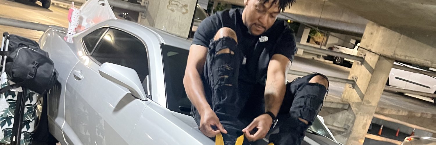 BucketMo's profile banner image