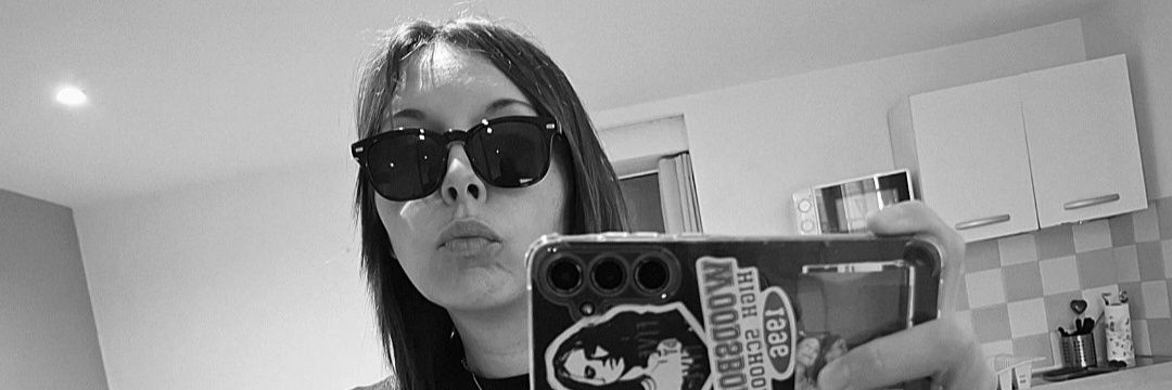 caroleba's profile banner image