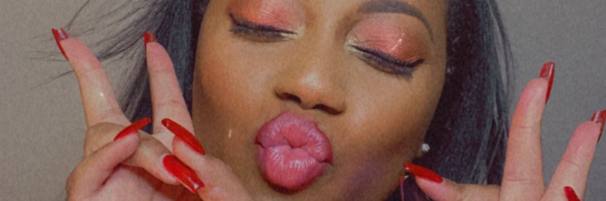 LoveAbri's profile banner image