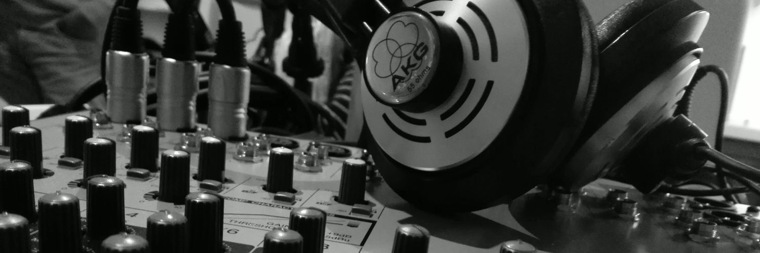 quickradio's profile banner image