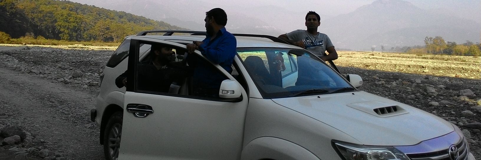 rohit19's profile banner image