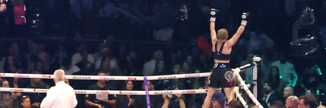 Lauren Price MBE banner