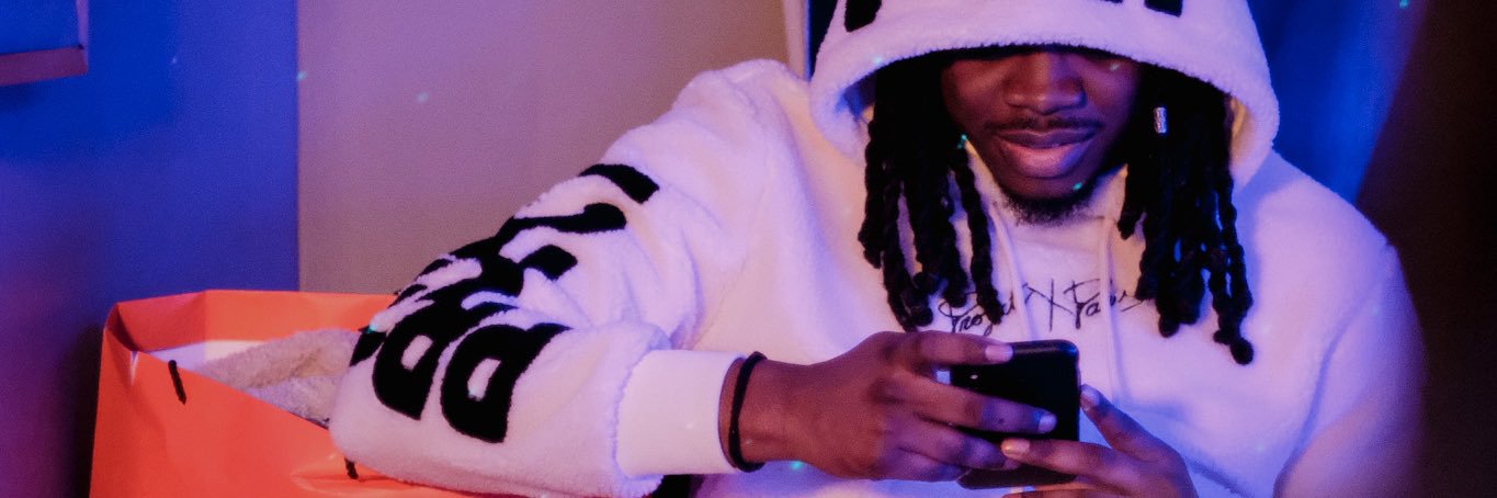 patlaynee's profile banner image